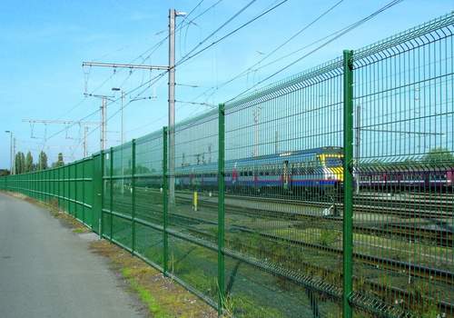 Системы ограждений железных дорог и автомагистралей в Москве